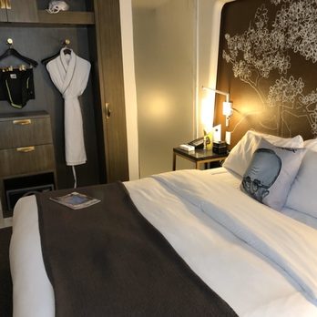 Hotel Washington - Annoying.....no closet space, and no door to the closet. Guess I'll just have to stare at my clothes all week. - Hotels Near Me - Washington, DC, District of Columbia Hotel Washington - Annoying.....no closet space, and no door to the closet. Guess I'll just have to stare at my clothes all week. - Hotels Near Me - Washington, DC, District of Columbia