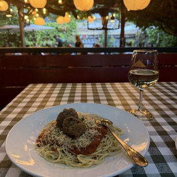 Bella Union - Spaghetti and meatballs - Italian Near Me - Jacksonville, Oregon