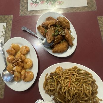 Hong Kong Seafood - Salt & Pepper Crispy Chicken Wings, Honey Walnut Prawn & Combination Chow Mein. - Chinese Near Me - Hayward, California