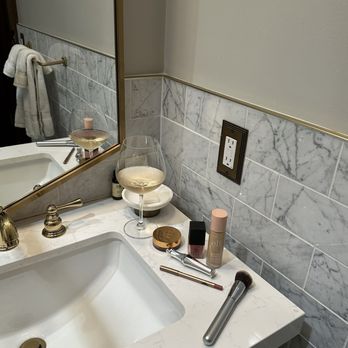 The Darling Hotel - bathrooms! - Hotels Near Me - Visalia, California The Darling Hotel - bathrooms! - Hotels Near Me - Visalia, California