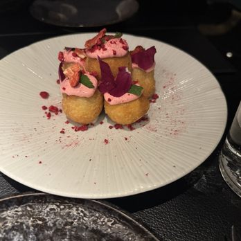 Level Restaurant & Bar - Strawberry doughnuts - Desserts Near Me - New York, New York Level Restaurant & Bar - Strawberry doughnuts - Desserts Near Me - New York, New York