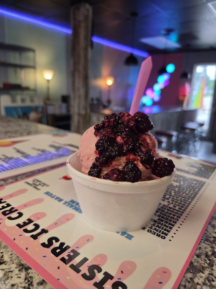 Four Sisters Icecream Logo