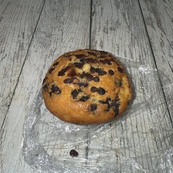 Mitch's Downtown - CHOCOLATE CHIP MUFFIN - Bagels Near Me - Hallandale Beach, Florida Mitch's Downtown - CHOCOLATE CHIP MUFFIN - Bagels Near Me - Hallandale Beach, Florida