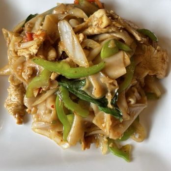 Thai Home Restaurant - Drunken noodles - Thai Near Me - Sandy, Oregon