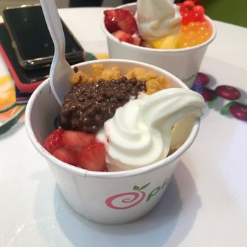 Pinkberry - Small Frozen Yogurt with Toppings - Ice Cream & Frozen Yogurt Near Me - New York, New York Pinkberry - Small Frozen Yogurt with Toppings - Ice Cream & Frozen Yogurt Near Me - New York, New York