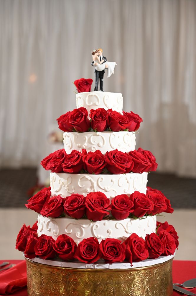 JUST DESSERTS BAKERY & CAFE Updated September 2024 105 Photos & 96