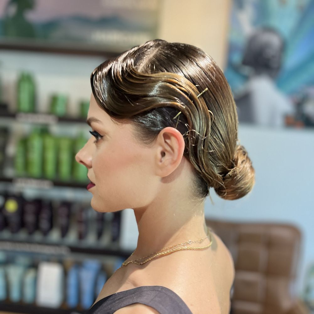 SWS Skeld Hypocras Hyprocras was a spiced and sweetened wine made in the  medieval period wich was seen as a cure for everything and anything so to  find a snuff bearing the, image size:1000x1000