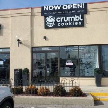 Crumbl - Oak Brook - Bakeries Near Me - Oak Brook Terrace, Illinois