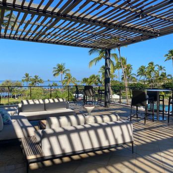 Aka'ula Lanai - lounge area overlooking the ocean - Breakfast & Brunch Near Me - Waikoloa Beach, Hawaii