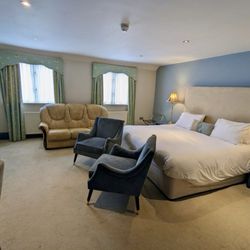 Kings Head Hotel - Deluxe twin bedroom