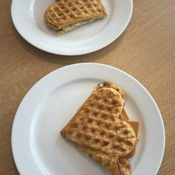 Kneippen - Waffles with brown cheese - Patisserie/Cake Shop Near Me - Molde, 15