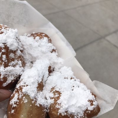BEIGNETS 2 GO FRENCH DOUGHNUTS by null