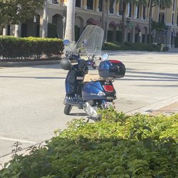 Vespa Ft Lauderdale Scooter & Fashion Boutique