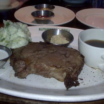 Rutherford Grill - Prime rib - American Near Me - Rutherford, California