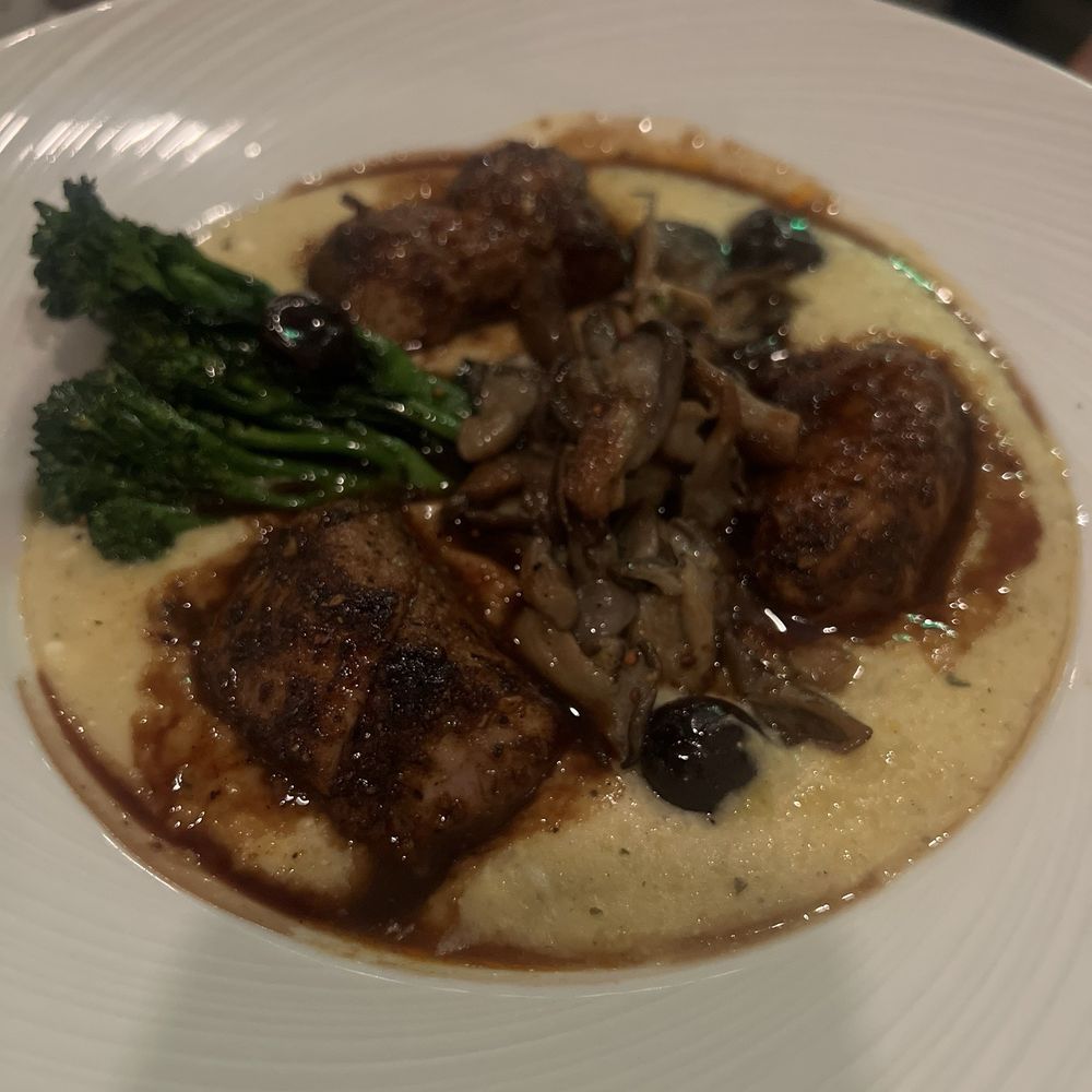 The Chapman - Pork - Lounges Near Me - Winter Park, Florida The Chapman - Pork - Lounges Near Me - Winter Park, Florida