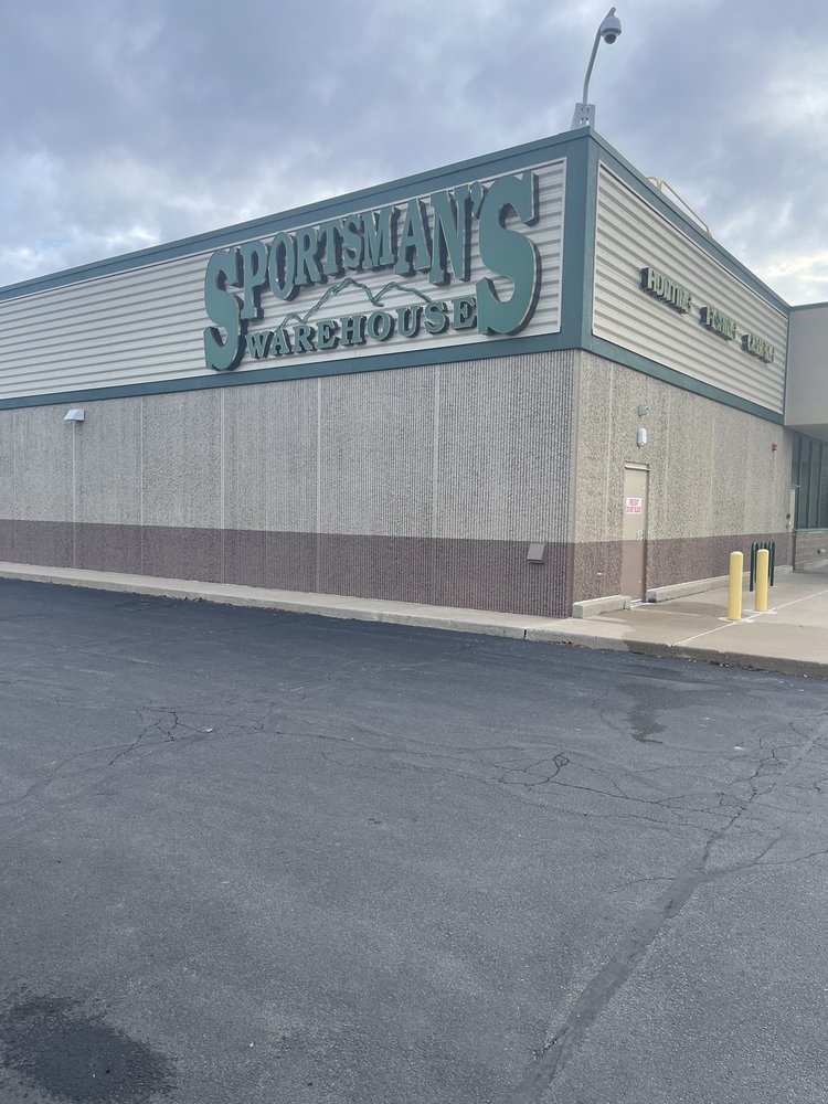 SPORTSMAN’S WAREHOUSE Updated September 2024 4408 Illinois Rd, Fort