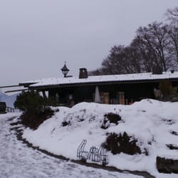 Wolfschwang Alm - Die verschneite, bis April geschlossene Alm