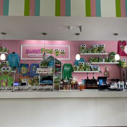 sweetFrog Premium Frozen Yogurt
