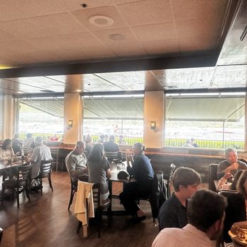 The Flying Spoon Cafe - Great views of the airport from the dining room - Breakfast & Brunch Near Me - Santa Paula, California The Flying Spoon Cafe - Great views of the airport from the dining room - Breakfast & Brunch Near Me - Santa Paula, California