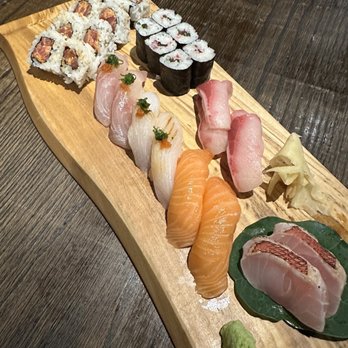 Izakaya Uosan - Spicy Tuna Roll; Shizo Ume roll; various sushi and Kinmedai sashimi - Izakaya Near Me - Honolulu, Hawaii Izakaya Uosan - Spicy Tuna Roll; Shizo Ume roll; various sushi and Kinmedai sashimi - Izakaya Near Me - Honolulu, Hawaii