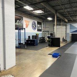 10th Planet Jiu-Jitsu Lombard - Weight Lifting Area