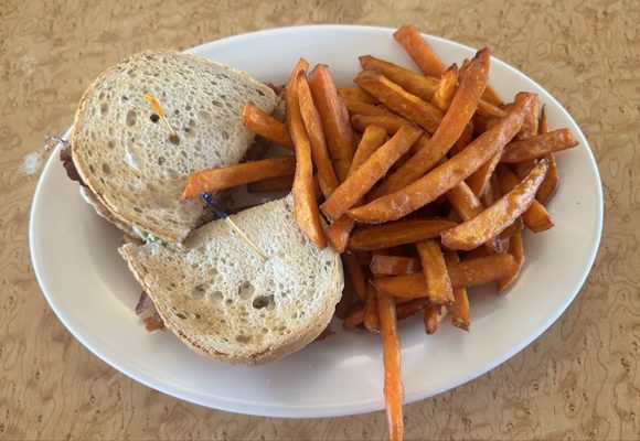 Tommy's Restaurant by null