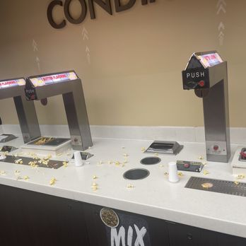 AMC Crestwood 18 - Popcorn and trash everywhere - Cinema Near Me - Crestwood, Illinois