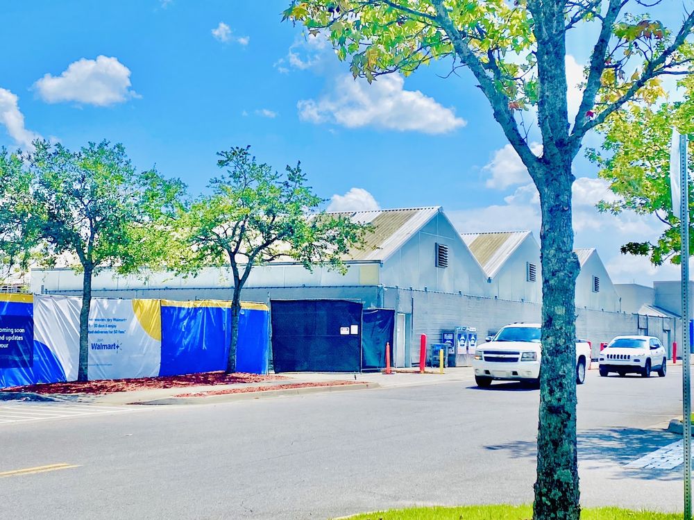 WALMART SUPERCENTER Updated August 2024 16 Photos & 26 Reviews 8970 Pensacola Blvd