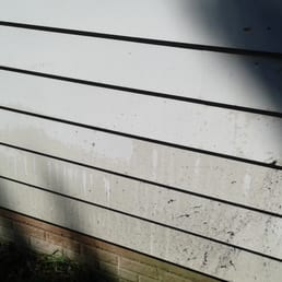 Dirt left on the siding. Dirt left on the siding.