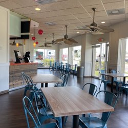 Tropical Smoothie Cafe - Inside