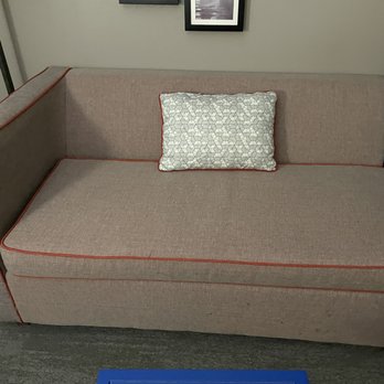 Hampton Inn Pennsville - Red accented couch - Hotels Near Me - Pennsville, New Jersey Hampton Inn Pennsville - Red accented couch - Hotels Near Me - Pennsville, New Jersey
