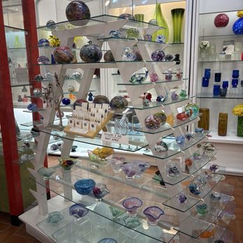 Les Trois Corbeaux - Glass Blowing Near Me - Quebec City, Quebec Les Trois Corbeaux - Glass Blowing Near Me - Quebec City, Quebec