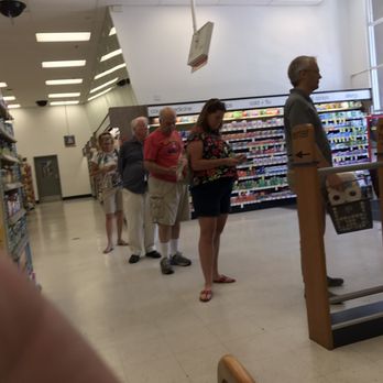 Walgreens - Normal line at 11am Tuesday - Drugstores Near Me - Menlo Park, California Walgreens - Normal line at 11am Tuesday - Drugstores Near Me - Menlo Park, California