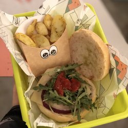 La Trocadero - Burger & fries