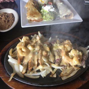 Cenas Kitchen - Combo Fajitas Del Mar and Laredo Combo - Tex-Mex Near Me - Houston, Texas