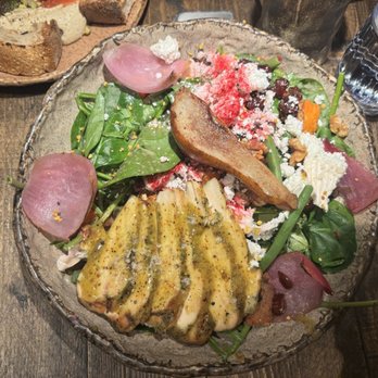 Honest Greens - Ginger honey goat garden bowl - Breakfast & Brunch Near Me - Madrid, M