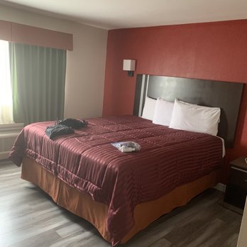 Epic Hotel - Deluxe King Room - Hotels Near Me - Pico Rivera, California Epic Hotel - Deluxe King Room - Hotels Near Me - Pico Rivera, California