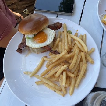 Toast Kitchen & Bar - Brunch Burger with fries - Breakfast & Brunch Near Me - Brea, California