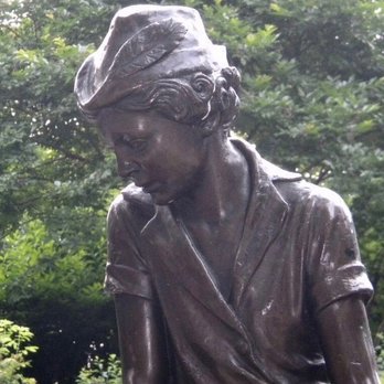 Peter Pan Monument - Taken five years ago by me posted 04/08/21. - Landmarks & Historical Buildings Near Me - New York, New York