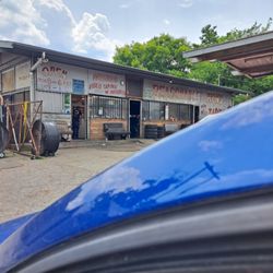 Reasonable Ron's Used Tires - A bunch of ignorant dicks that you shouldn't allow to be near your car!