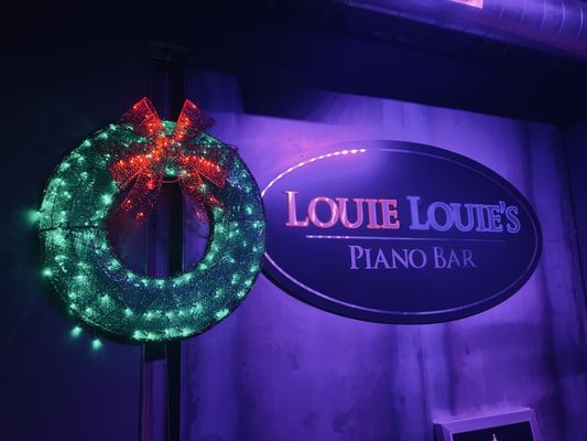 Louie Louie's Piano Bar by null