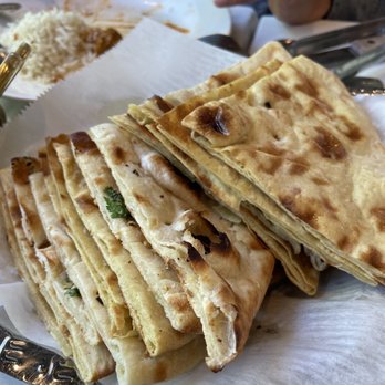 The Maharaja - Naan Bread Basket - Indian Near Me - Cambridge, Massachusetts
