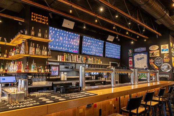 33 Taps Silver Lake by null