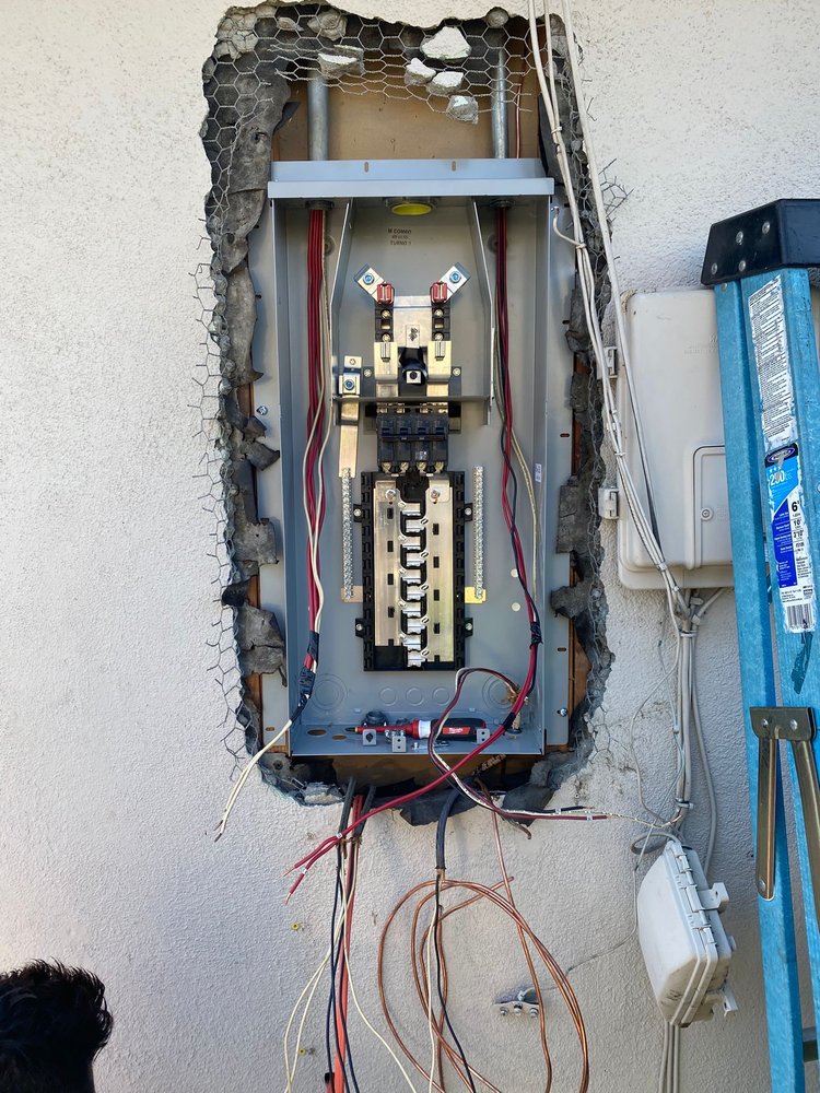 Slide of Flores Electric