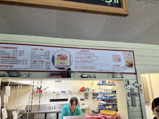 Ty's Hamburgers by null