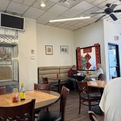 Yummy Yummy Noodles - Inside