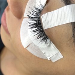 Framed Faces by EM - Fluffy classic lash fill for this beauty. Look at that texture!!! :-)