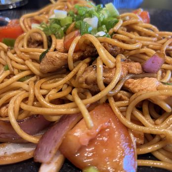 Latin Chef Peruvian Cuisine - Tallarin saltado de pollo - Peruvian Near Me - Oceanside, California Latin Chef Peruvian Cuisine - Tallarin saltado de pollo - Peruvian Near Me - Oceanside, California