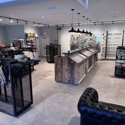 Golden Fly Shop