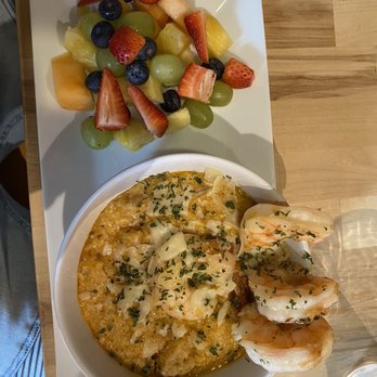 Freddie G's Chicken And Waffle - Shrimp and Grits Brunch - Waffles Near Me - St Louis, Missouri